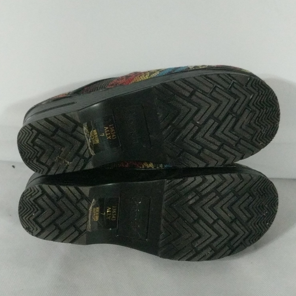 Bjorndal Ally Aztec Print Multi Color Professiona… - image 6